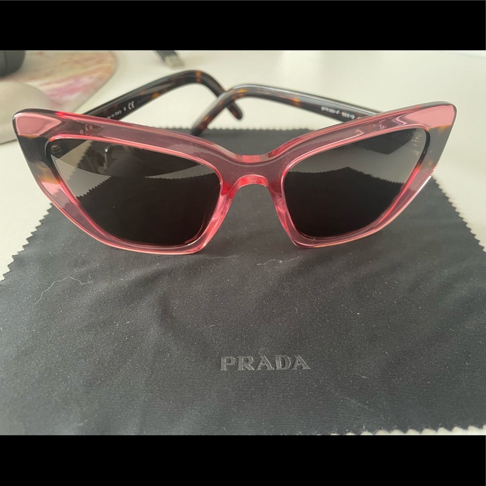 Pink Cat Eye Sunglasses
PR 08VS 4735S2 55